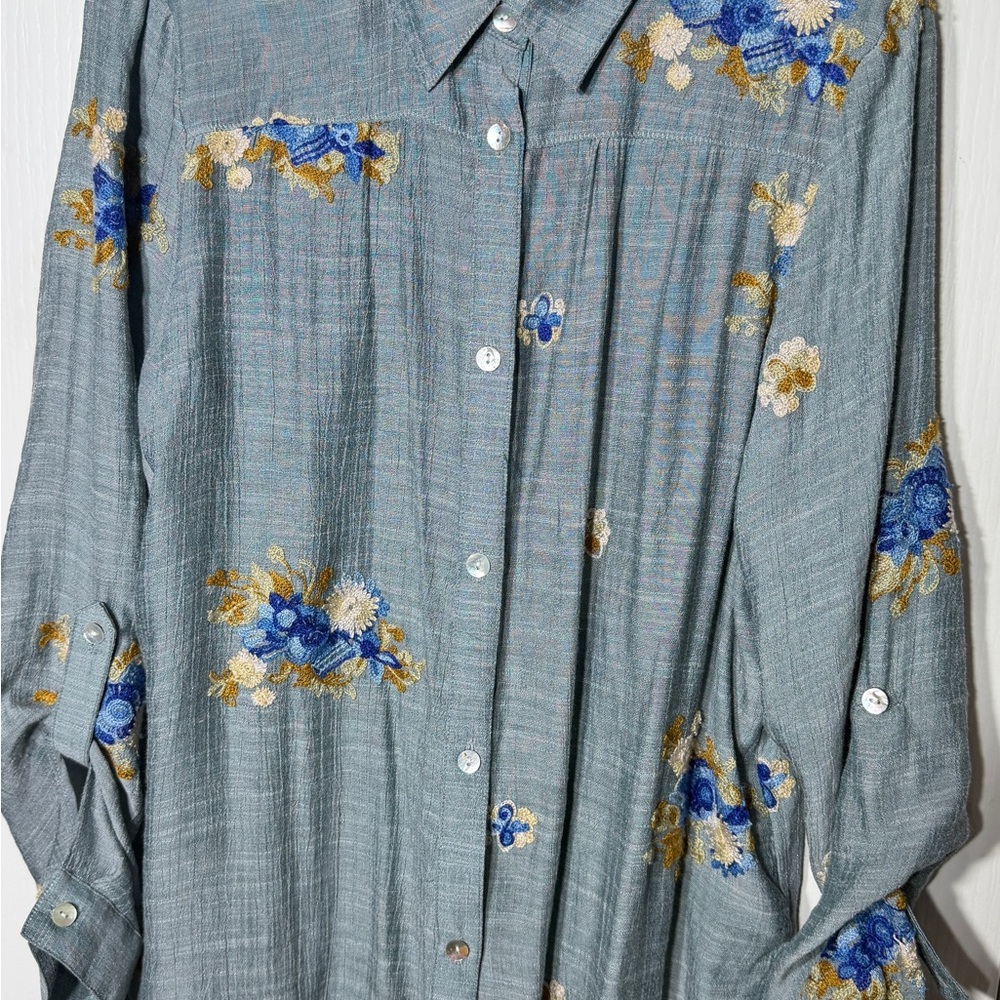 Fig and Flower Gray Embroidered Shirt